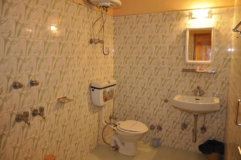 דרמסאלה Hotel Natraj Manali חדר תמונה