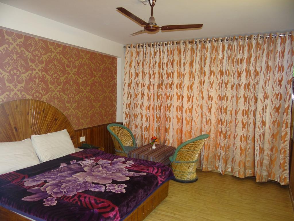 דרמסאלה Hotel Natraj Manali חדר תמונה