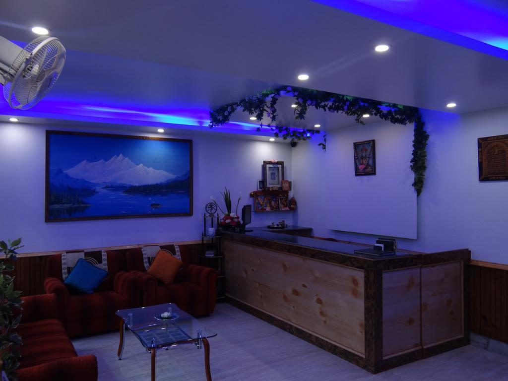 דרמסאלה Hotel Natraj Manali מראה חיצוני תמונה