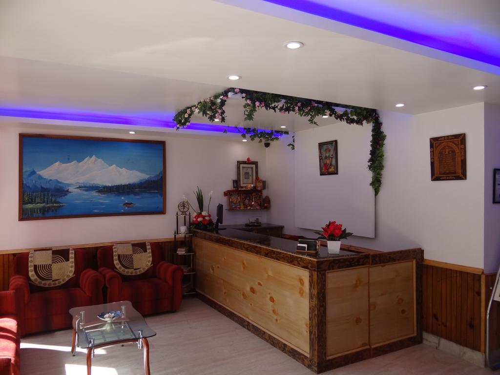 דרמסאלה Hotel Natraj Manali מראה חיצוני תמונה